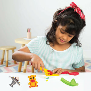 FUNSKOOL (INDIA) LTD Fun Dough Gift Set Go Science Goods.