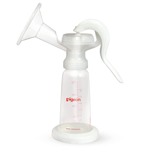 Pigeon breast pump on a white background. Pigeon Breast Pump Basic Edition go littles product image 2